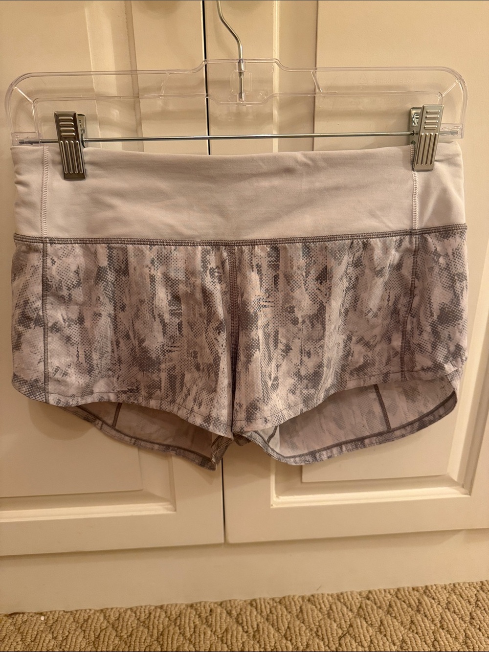 LULULEMON: Speed Up shorts   Size: 4  
Inseam: 2.5 inch